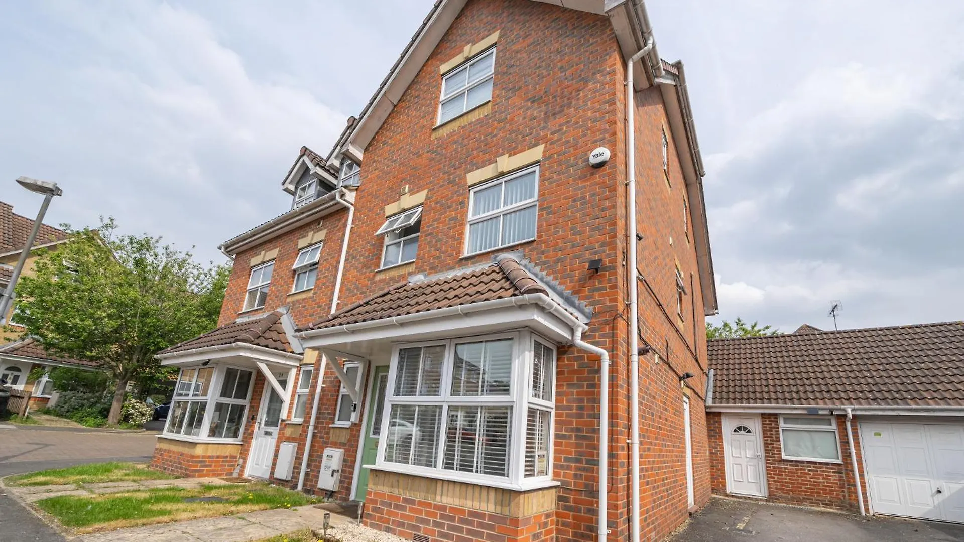 Hébergement de vacances Villa 5 Min To Heathrow & Uxbridge Station With Parking à Hillingdon