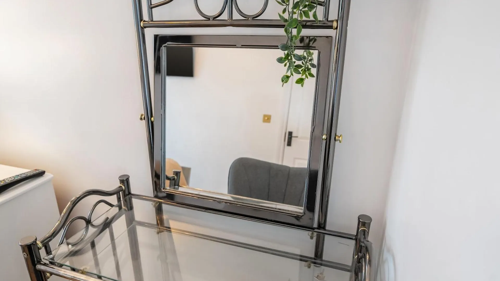 Hébergement de vacances Villa 5 Min To Heathrow & Uxbridge Station With Parking à Hillingdon Royaume-Uni