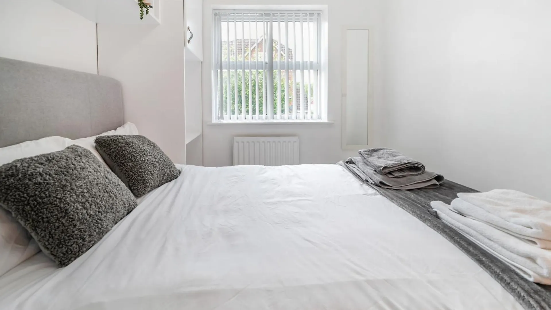 Hébergement de vacances Villa 5 Min To Heathrow & Uxbridge Station With Parking à Hillingdon Royaume-Uni