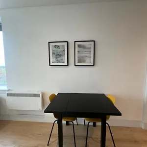 Apartment London Heathrow Airport Voyager House Terminal 12345 - Ev Electric And Parking Available!, Hillingdon